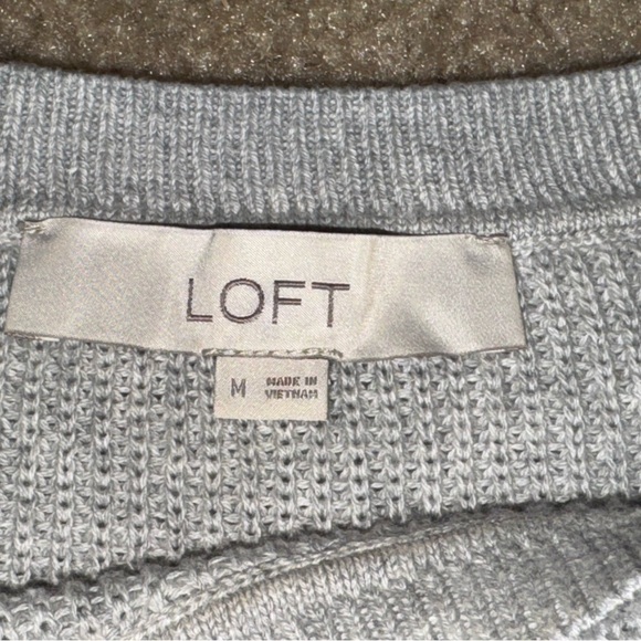 Loft Off the Shoulder Gray Sweater Size M - Picture 3 of 4